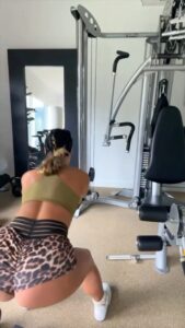 Sommer Ray Instagram - my therapy is goofin off in my gym