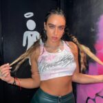 Sommer Ray Instagram - guys i painted this top lol it says “ what’s a queen without her king? definitely more powerful “ 😈 & that’s my mood Houston, Texas
