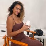 Sommer Ray Instagram - thankkkkk youuuuu @imaraisbeauty for healthy glowing summer skin 🌞🙏🏼 ilyyy 🥹 also!! @imaraisbeauty is having a bogo sale rn!! through sunday ⚡️⚡️