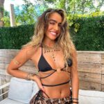 Sommer Ray Instagram - hi guys just me posting the same 10 photos Tampa Beach