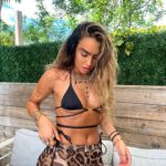 Sommer Ray Instagram - hi guys just me posting the same 10 photos Tampa Beach