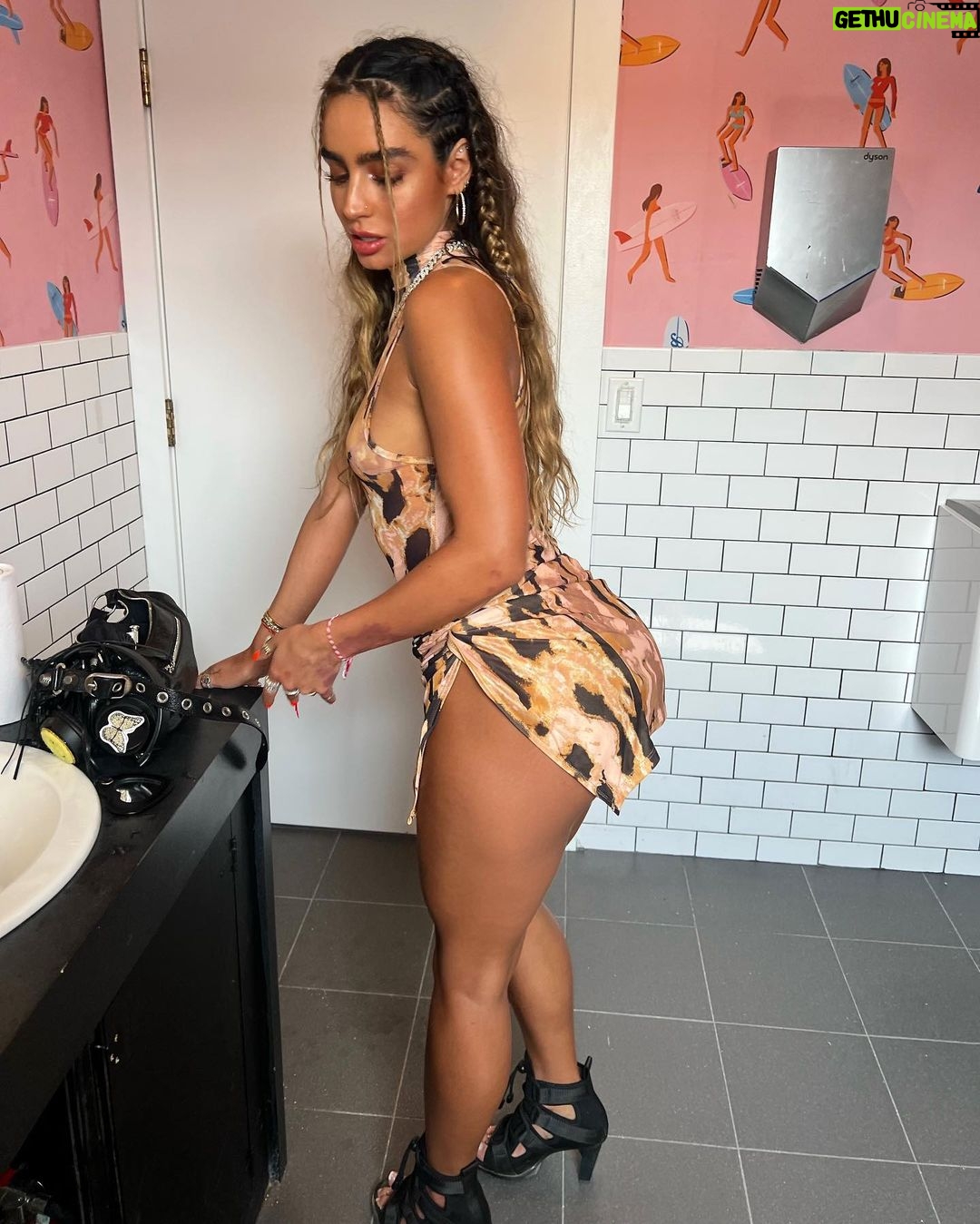 Sommer Ray Instagram - thank you so much @bouncebeachmtk for having me 🥹🫶🏻😭☀️ & thank you to anyone who supports me, I LOVE YOU. forever. Montauk, New York