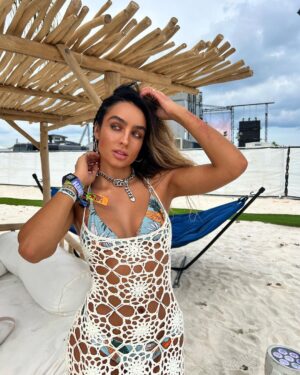 Sommer Ray Instagram - 💛🫶🏻🌴☀️💫🌊