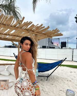Sommer Ray Instagram - 💛🫶🏻🌴☀️💫🌊