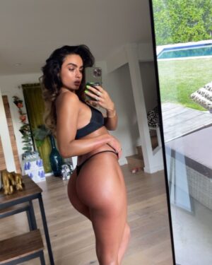 Sommer Ray Instagram - haven’t posted mirror selfies in forever so hey

@shopsommerray