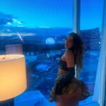 Sommer Ray Instagram - excited to liv it up this year 🫶🏻 @livlv Fontainebleau Resort Las Vegas