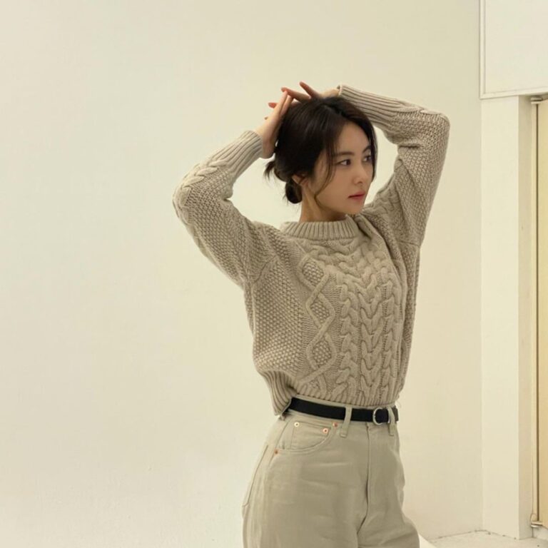 Son Eun-seo Instagram - 오락가락 날씨🌦🌂💜