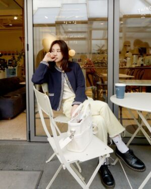 Son Eun-seo Instagram - 🍋🌼🌻✨✨