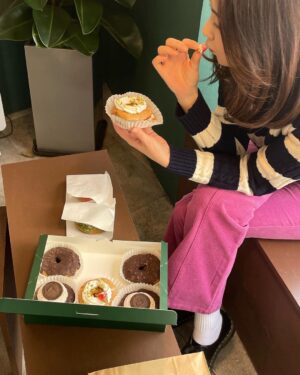 Son Eun-seo Instagram - 비건 도넛 🍩🍓🍩