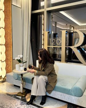 Son Eun-seo Instagram - @helenarubinstein_international 
창립 120주년 프라이빗 VIP 세션에 초대해 주셔서 감사합니다.
환절기 피부관리에는 #리플라스티리커버리나이트크림 🖤

#광고 #헬레나루빈스타인 #블랙크림