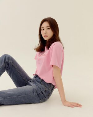 Son Eun-seo Instagram - 👚👛💅🏻💗😋