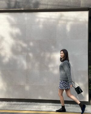 Son Eun-seo Instagram - 산책하기 좋은 거리와 날씨🌤