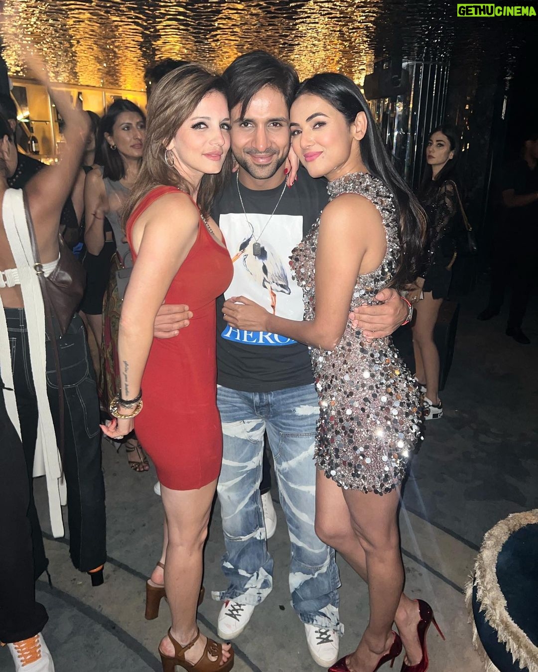 Sonal Chauhan Instagram - Last night Dump ….. . . . . . . . . . . . . . . . . . . . . . . . . . . . . . #love #funtimes #friends #saturday
