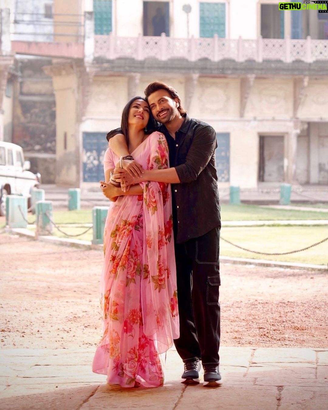 Sonal Chauhan Instagram - DARD …. . . . . . . . . . . . . . . #sonalchauhan #Dard #ShakibKhan #annonnomamun #kibrialipu #sardersaniathossain #Bangladesh #newpossibilities Varanasi, India