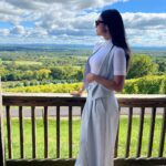 Sonal Chauhan Instagram - A day at the Vineyard 🍇🍷 . . . . . . . . . . . . . . . . . . . . 📸 @sonia.chauhaan #love #sonachauhan #vineyard #wine #winetasting #america