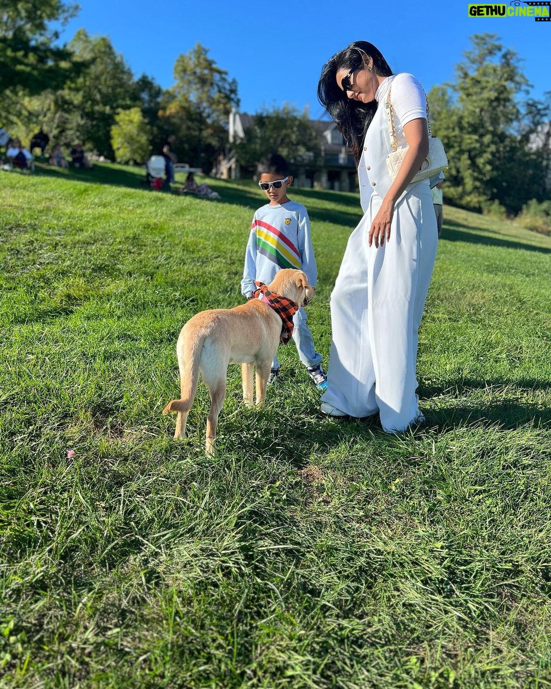 Sonal Chauhan Instagram - A day at the Vineyard 🍇🍷 . . . . . . . . . . . . . . . . . . . . 📸 @sonia.chauhaan #love #sonachauhan #vineyard #wine #winetasting #america