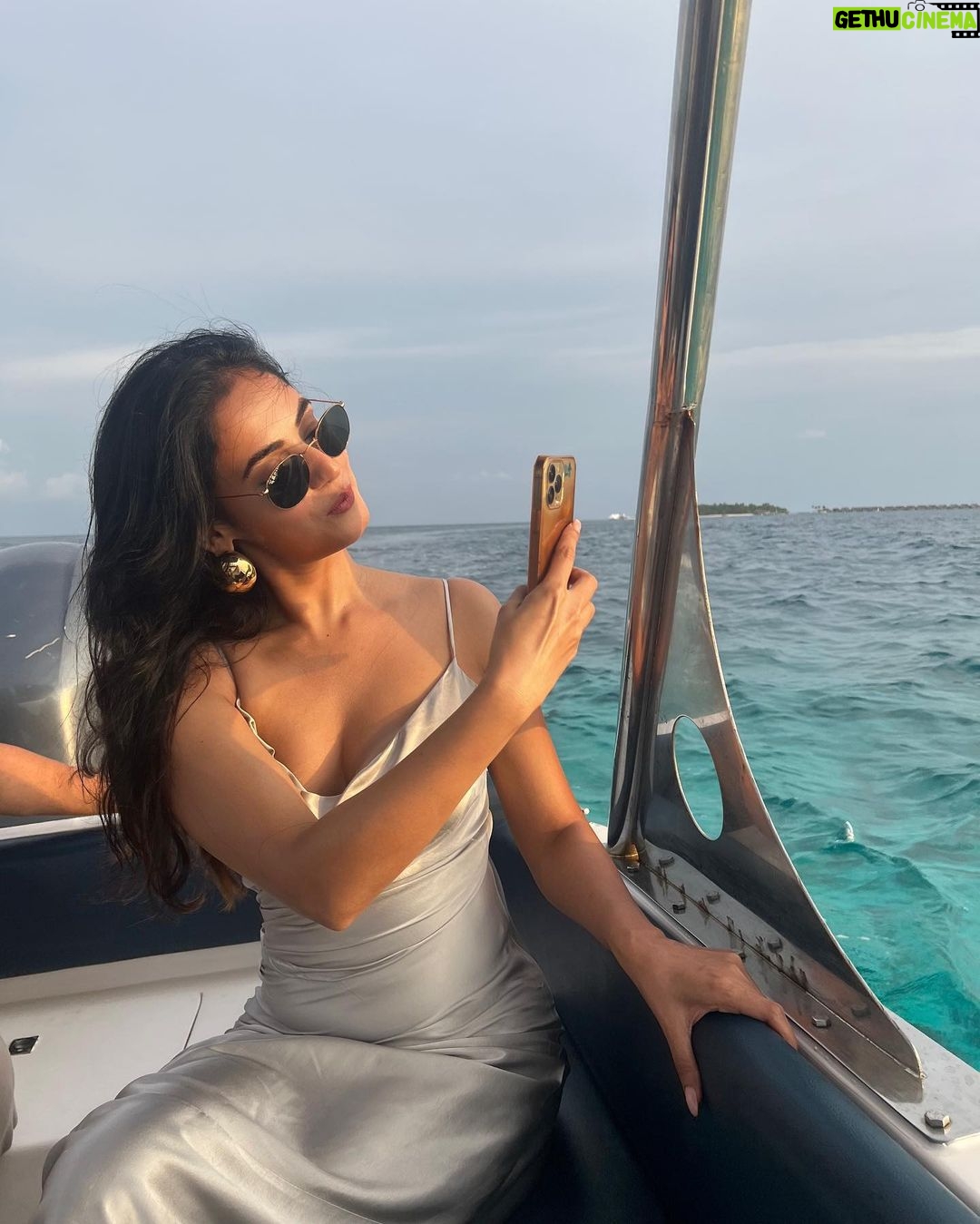 Sonal Chauhan Instagram - Roundin it up …. 2️⃣0️⃣2️⃣3️⃣ . . . . . . . . . . . . . . . . #sonalchauhan #happynewyear #2024