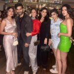 Sonal Chauhan Instagram - Last night …. Thanks KT @karishmaktanna for a fab night ♥️🎄♥️ . . . . . . . . . . . . . . . . . . #love #sonalchauhan #sunday #friends Gigi Bombay