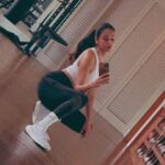 Sonal Chauhan Instagram - Hey December ✌🏻 . . . . . . . . . . . . . . . . . . . . #december #sonalchauhan #love #gymmotivation #workout