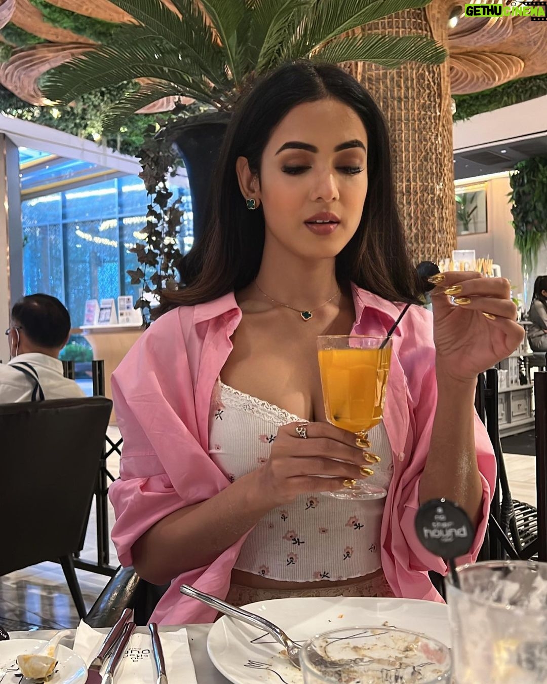 Sonal Chauhan Instagram - Casually enjoying some OJ after creating panic 😎🍊😈 . . . . . . . . . . . . . . . . . . . . . #love #sonalchauhan #orange #juice