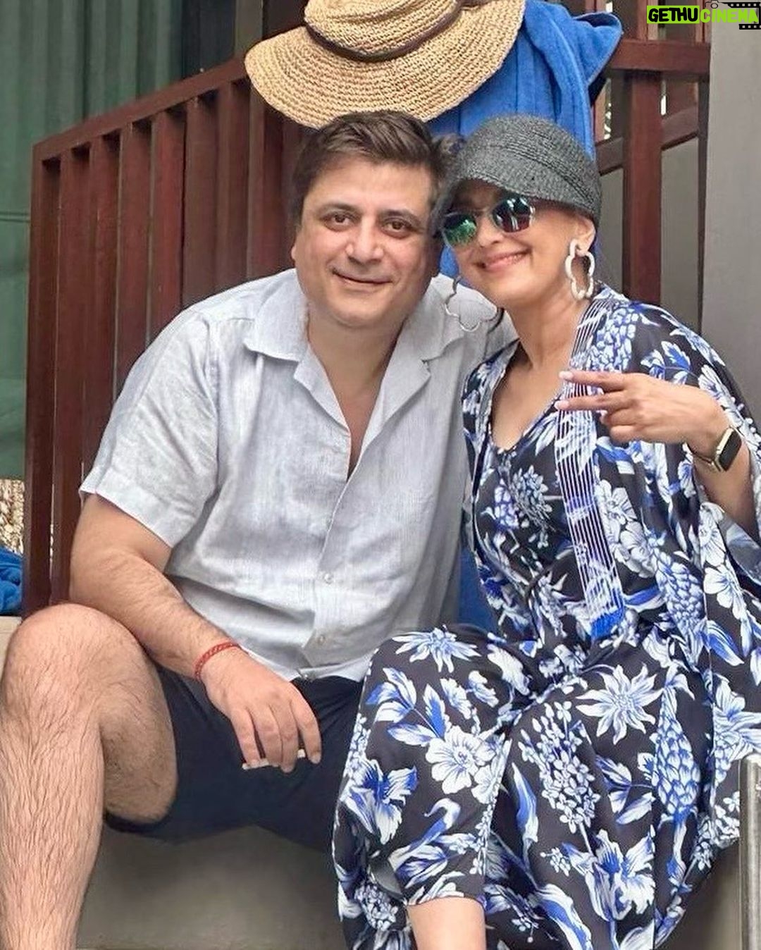 Sonali Bendre Instagram - To many more years of us ♾️❤️ #HappyAnniversary