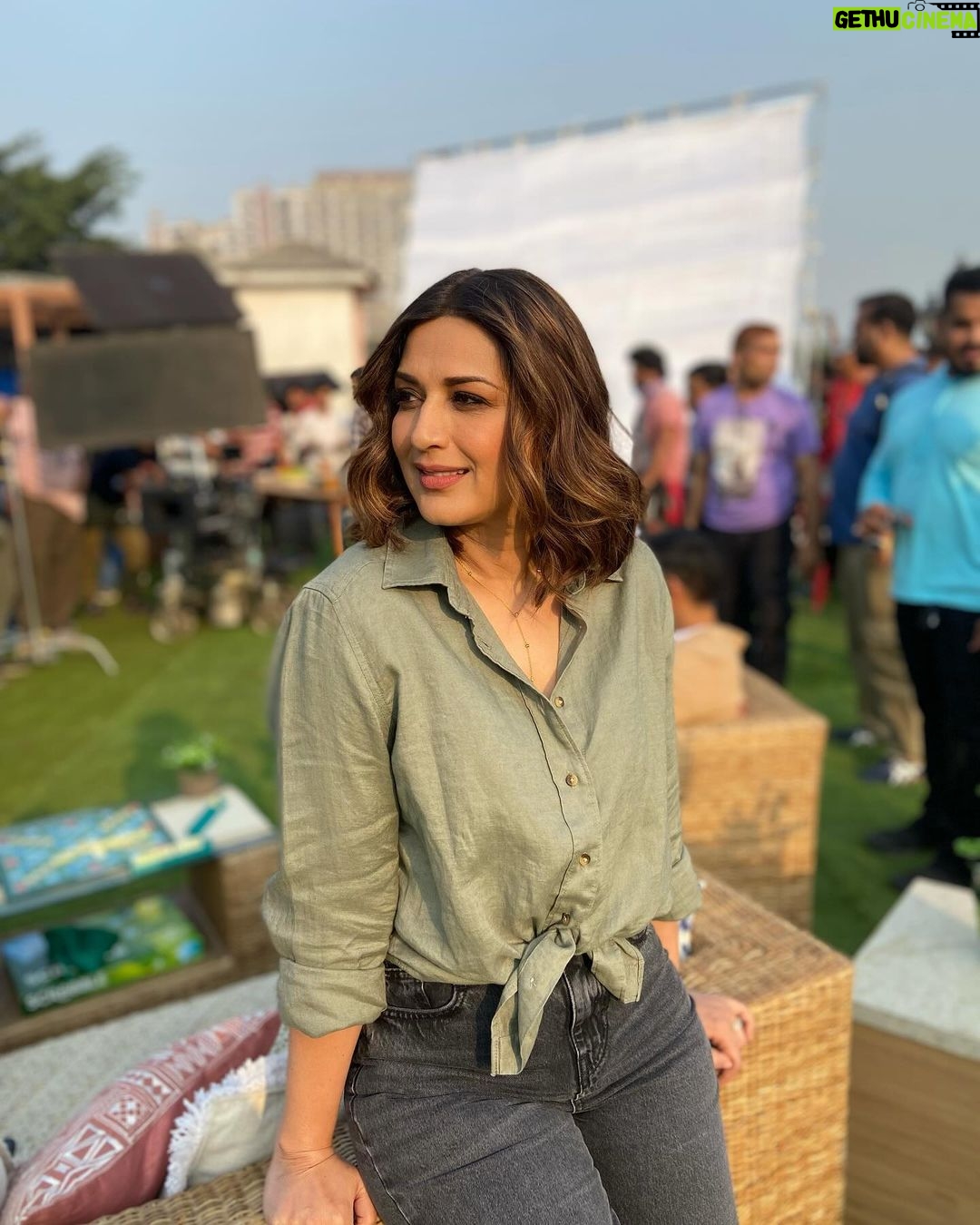 Sonali Bendre - 225.6K Likes - Mumbai took the whole ‘Switch on the sunshine’ too seriously… but atleast I got some good shots! 🤪😋