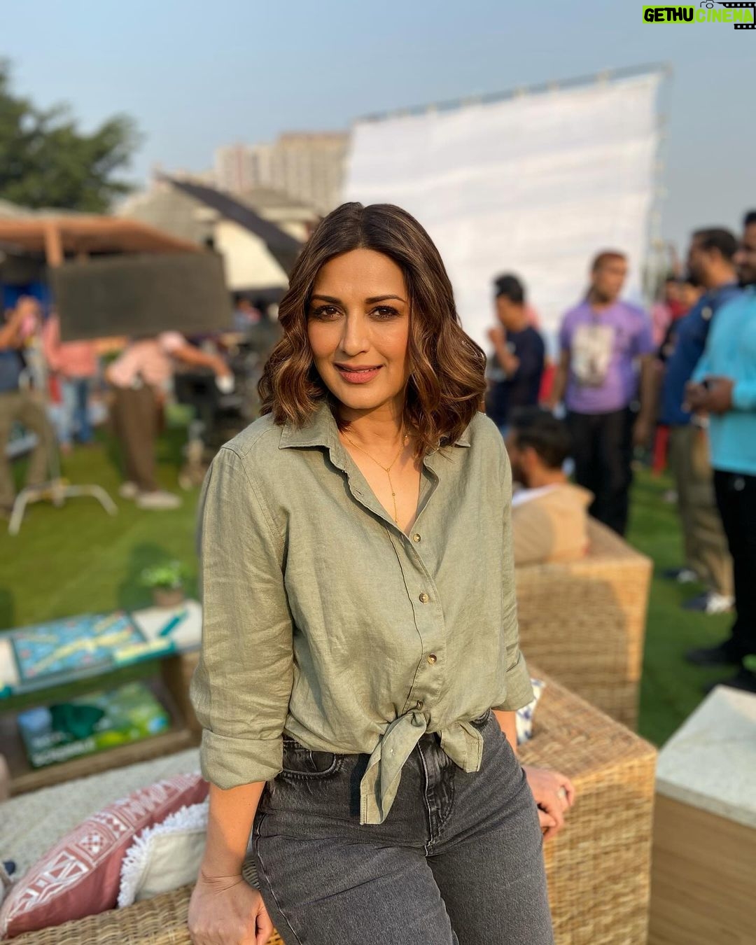 Sonali Bendre - 225.6K Likes - Mumbai took the whole ‘Switch on the sunshine’ too seriously… but atleast I got some good shots! 🤪😋