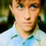 Sondre Lerche Instagram - The full Understudy album will be released in just two days — here’s the official video for opening track “Anti-Hero”! See if you can spot all the Eras and anti-heroes from my life in music videos, edited and intertwined by the magician @jdanovic 🎬 which ones are missing? Song recorded, produced and mixed by @matiastellez in much less than 24 hours🪻#eras #antihero #mtv #svisj #vh1 #tiiskuddet #howardoghc #yomtvraps #120minutes #3from1 #vglistatopp20 #midtismørøyet