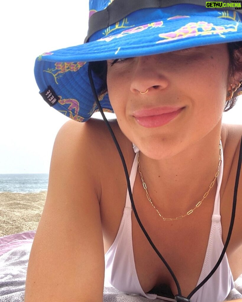Sophia Aguiar Instagram - Beach days are my favorite days ☀️ Point Dume
