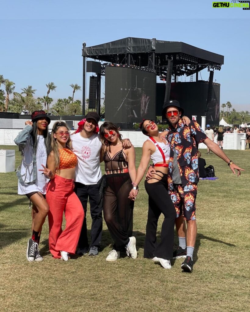 Sophia Aguiar Instagram - Have I been putting off posting my @coachella pictures b/c I couldn’t choose my favorites?…. YEP! 😅 Needless to say there will be more to come. #coachella2022 🎡 Coachella