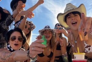 Sophia Aguiar Instagram - “I don’t know... Cowboy theme?” IFYKYK 😂 

Cow-ChellA 2022 🐮 🤠 
So grateful for these beautiful humans in my life! Thank you for the love you consistently shower me with. LOVE YOU ALL!!

#moorelifemoorelove #cowchella #theresmooinmoore #cowboytheme #friends