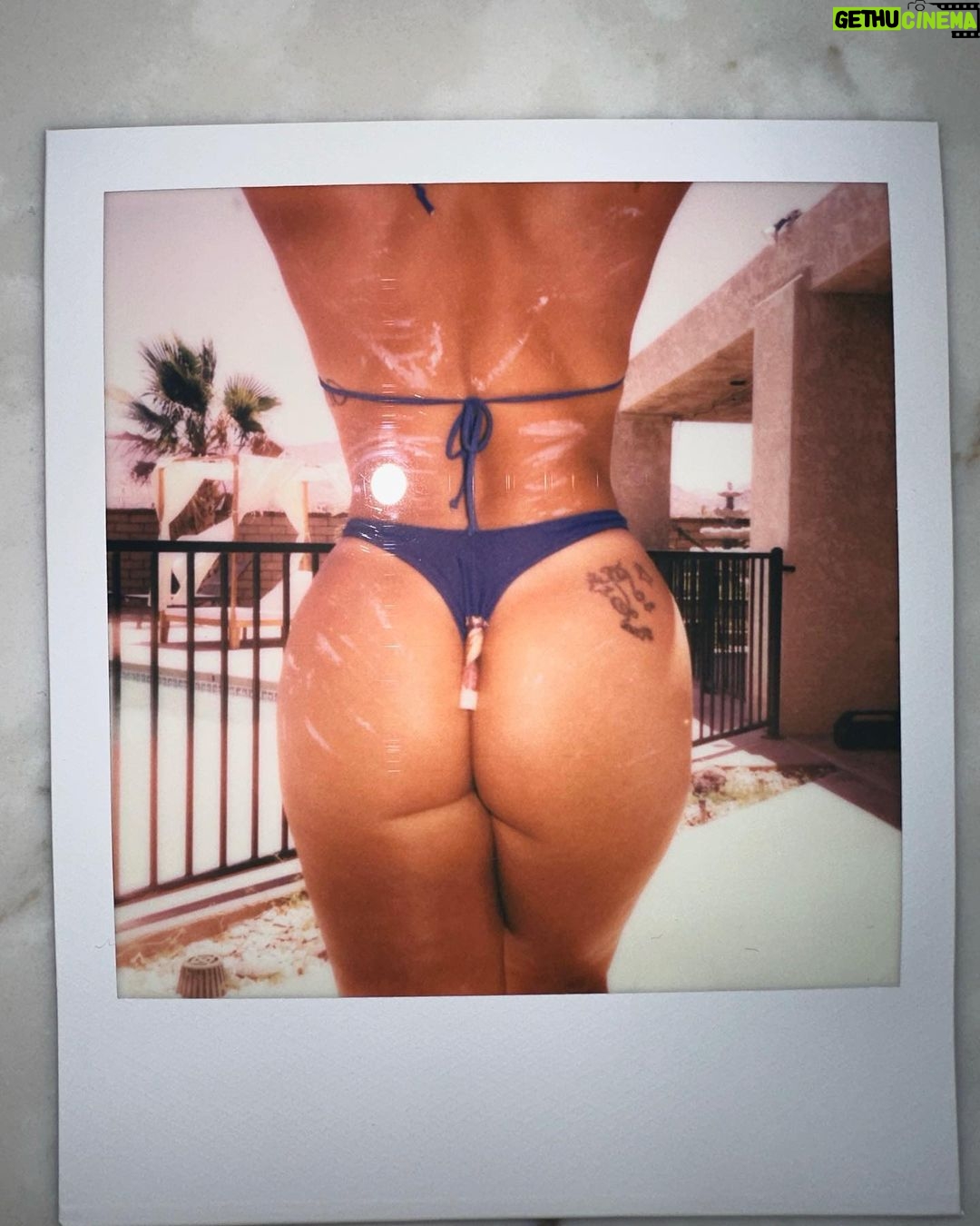 Sophia Aguiar - 1K Likes - June bloom 🍄