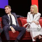 Sophie Simnett Instagram - two gangs in landan @skytv #SkyUpNext @gregwilliamsphotography & chatting all things Twist !! Tate Modern