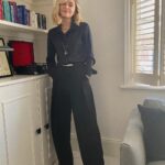 Sophie Simnett Instagram - hello howdy welcome to the clean corner of the flat — Press day 1!! 🎲 Styled by the best @ellagaskellstylist Home kit hair fix @j_j_harper @pauledmonds217 💫