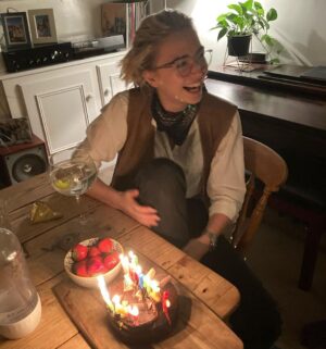 Sophie Simnett Instagram - 🎂 very happy !!