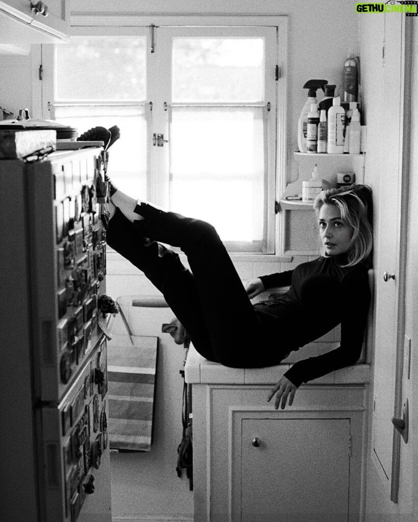 Sophie Simnett Instagram - kitchen sink drama @jakecloobeck