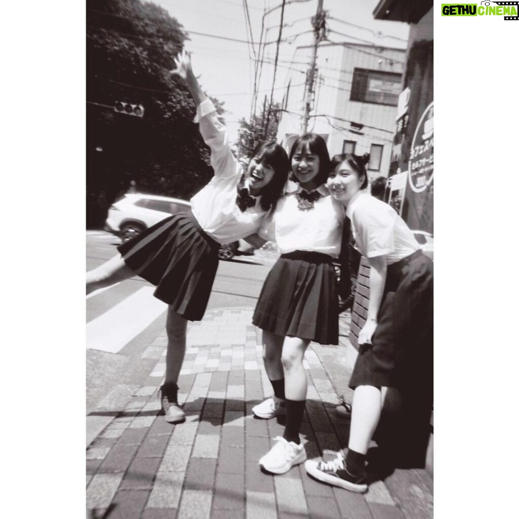 Sora Tamaki Instagram - . 『カメラ、はじめてもいいですか？』 本日第3話が放送されます！ いよいよミトにカメラ友達ができます👧🏻 モアちゃん、ぶっちゃん、ナギさんが登場です！ 人数が増えて、更に撮影も楽しくなりました♡ ぜひご覧ください。 👆🏻写真は村山優香さん、中村守里さんと💓 photoby根矢涼香さん @ryoka95 素敵な写真ありがとうございます！ #カメラはじめてもいいですか #カメはじ @bs260_camehaji #村山優香 さん @murayama_yuuka_official #中村守里 さん @nakamura_shuri #田牧そら