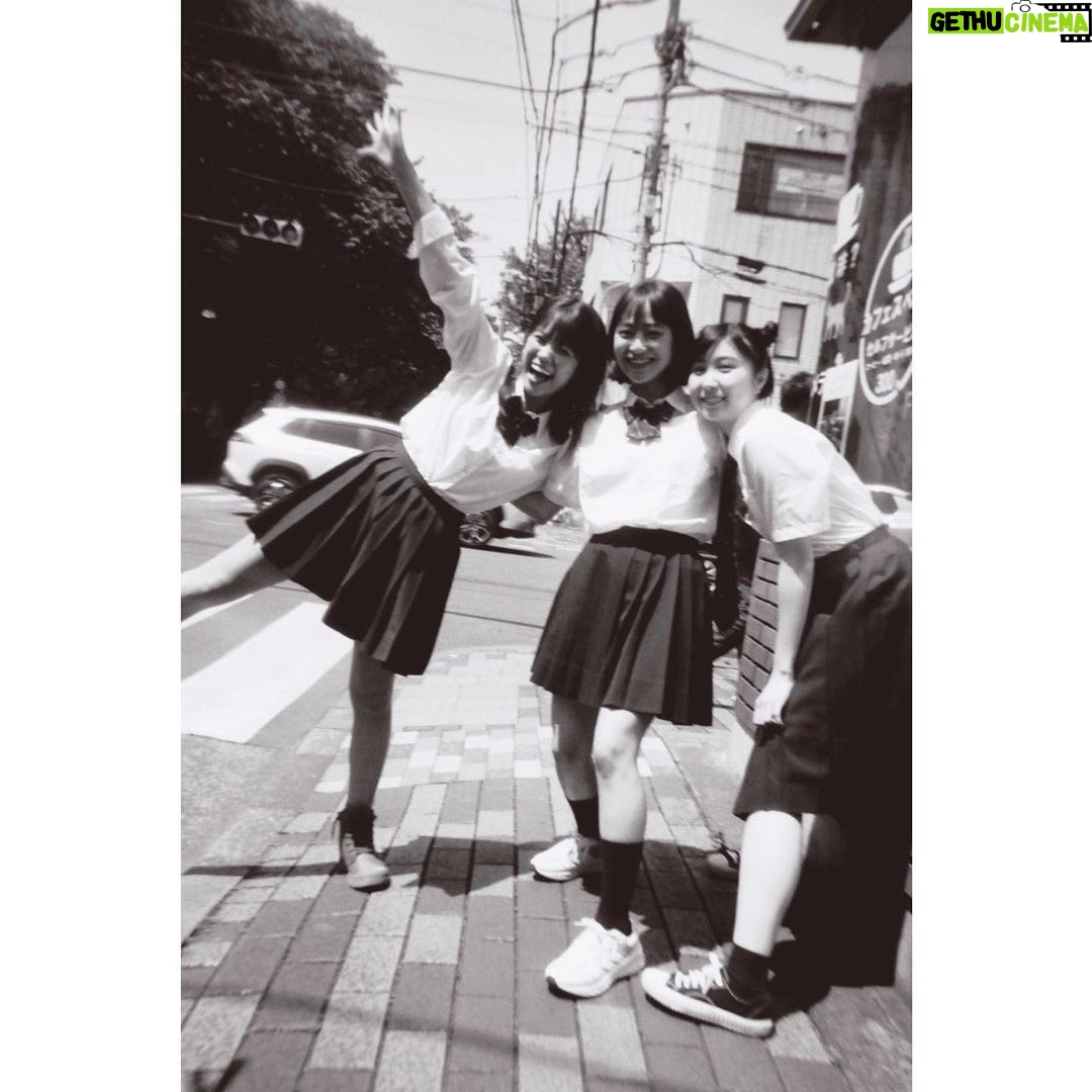 Sora Tamaki Instagram - . 『カメラ、はじめてもいいですか?』 本日第3話が放送されます! いよいよミトにカメラ友達ができます👧🏻 モアちゃん、ぶっちゃん、ナギさんが登場です! 人数が増えて、更に撮影も楽しくなりました♡ ぜひご覧ください。 👆🏻写真は村山優香さん、中村守里さんと💓 photoby根矢涼香さん @ryoka95 素敵な写真ありがとうございます! #カメラはじめてもいいですか #カメはじ @bs260_camehaji #村山優香 さん @murayama_yuuka_official #中村守里 さん @nakamura_shuri #田牧そら
