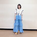 Sora Tamaki Instagram - 💰 今日はカネオくんです！ 今回はうなぎのかば焼きについて！ うなぎは大好きですが、なかなか食べられない、憧れの食べ物です！ 収録中は本当に美味しそうでお腹が空きました🥺 かば焼きの職人さんや天然うなぎを追う、天然うなぎハンターの方々を見て、とてつもない技術が必要なんだなと改めて感じるほど、すごかったです！ ぜひ観てください！ トップス、スカート @alleybywcloset サンダル @enchanted.jp #有吉のお金発見突撃カネオくん #田牧そら