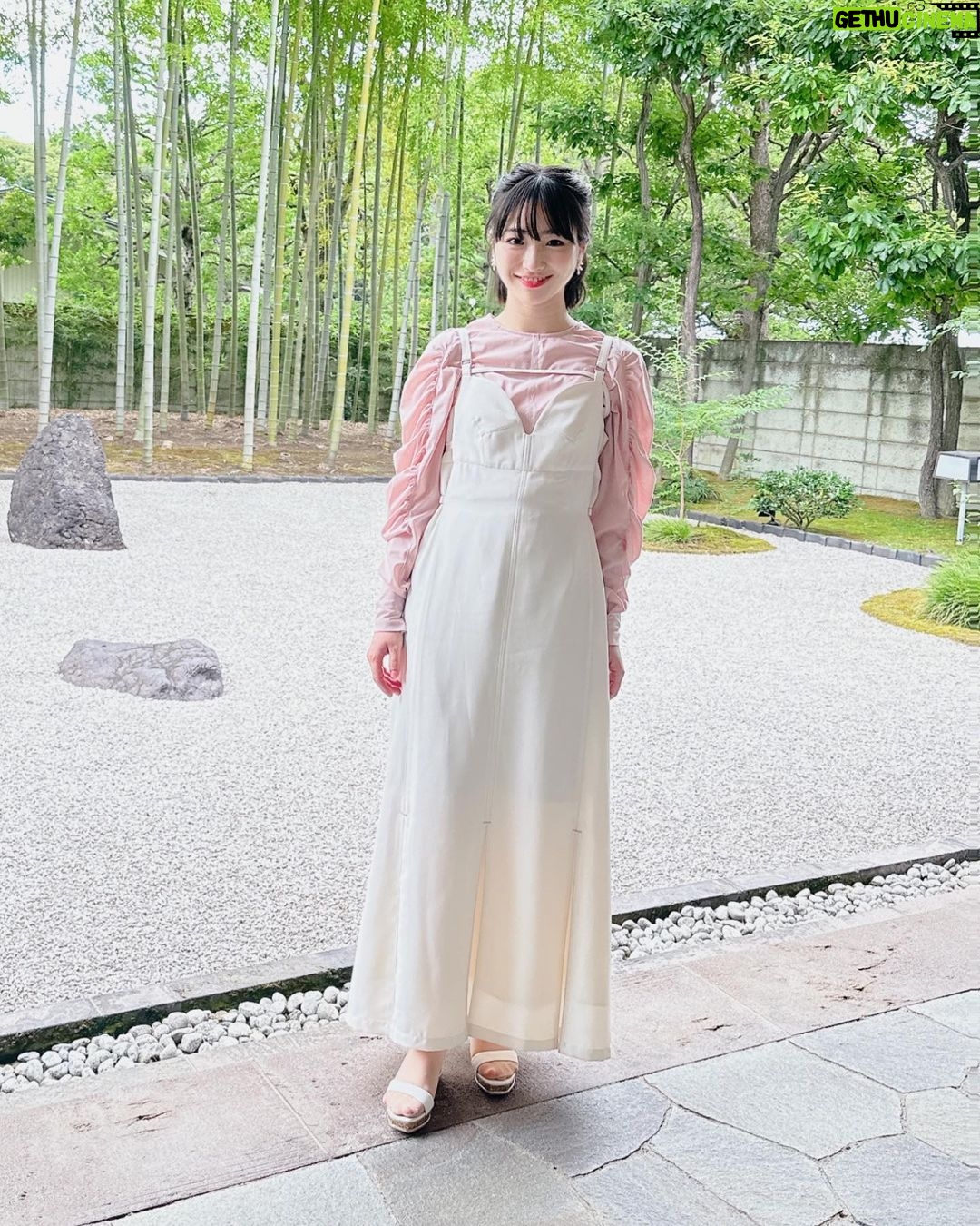 Sora Tamaki Instagram - . 「脱炭素につながる新しい豊かな暮らしを創る国民運動」の愛称選定会議・発表会に出席してきました。 この運動の愛称は『デコ活』に決定しました。 とても貴重な経験をさせていただけて、本当に感謝の気持ちでいっぱいです。 私なりの意見を伝えながら、皆さんに浸透しやすい名前を考えられたと思います。 今日の衣装は... サスティナブルな素材で作られた洋服です🎀 ワンピース @coxco_officialはリサイクルポリエステルでできていて、トップス @o0u_officialは自然土壌生分解性の高い綿からできています。 小さなことからでも『デコ活』をどんどん実践していきたいなと思います! #デコ活 #田牧そら