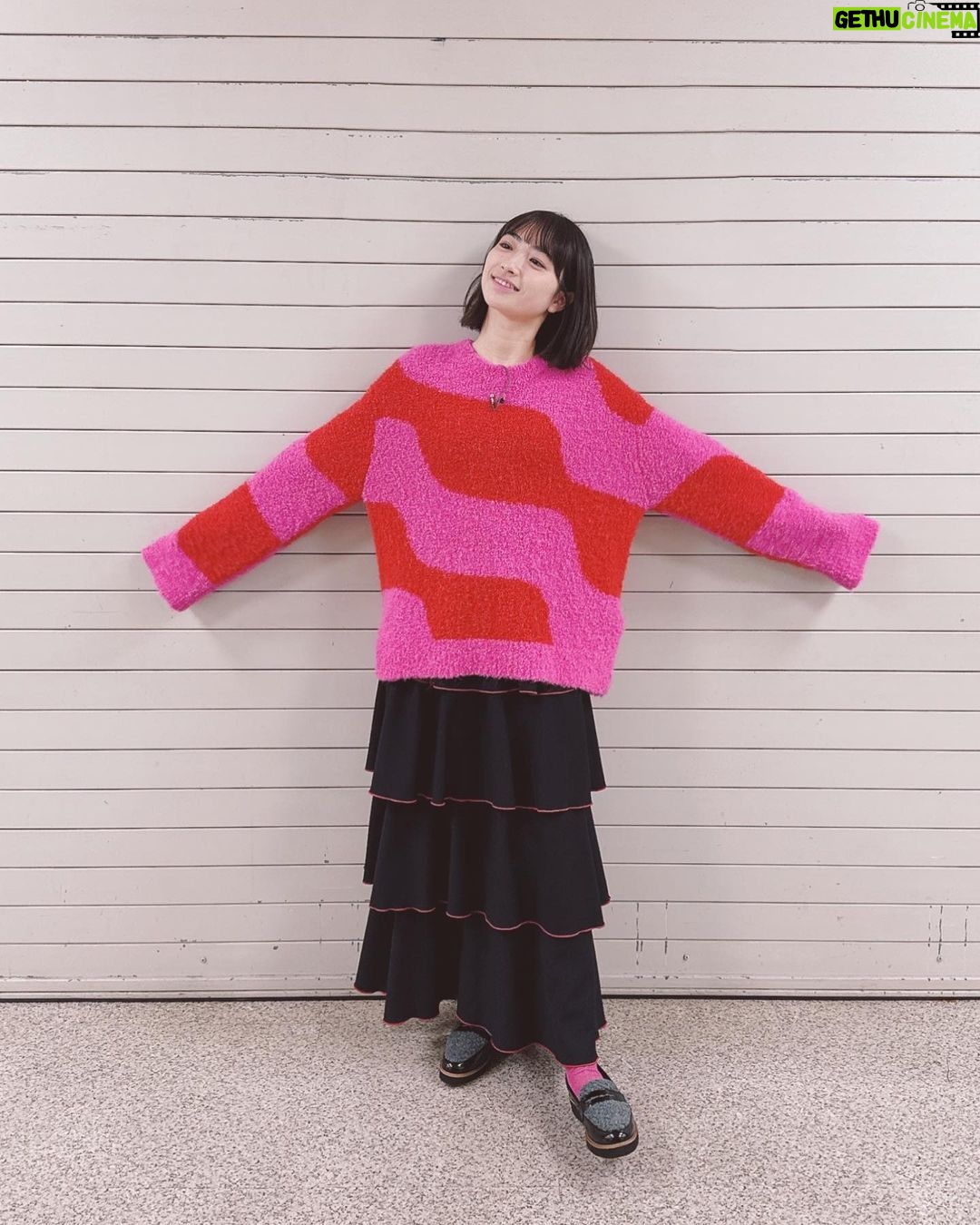 Sora Tamaki Instagram - 💰 今日はカネオくんです! 今回は東京タワーについて🗼 私は東京タワーに行ったことはなかったのですが、今回の収録で東京タワーにすごく行きたくなり、後日遊びに行きました☺︎ 実際に行ってみたり、VTRをみて、たくさんの人たちから愛される理由がわかった気がします。 ぜひご覧ください! ニット @marimekkojapan スカート @resyuryu_official シューズ @ginza_washington #有吉のお金発見突撃カネオくん #田牧そら