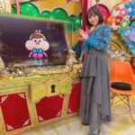 Sora Tamaki Instagram - 💰 今日はカネオくんです！ 今回は登山について⛰️ 登山ブームを支えるたくさんのプロの方々の職人技が本当にすごかったです。 私はロープウェイが大好きだけど、登山はあまりしたことが無かったのでチャレンジしてみたいなと思いました。 ぜひご覧ください！ knit @katrin_tokyo skirt&boots @randa_pic #有吉のお金発見突撃カネオくん #田牧そら