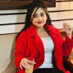 Soumitrisha Kundu Instagram - skip to the good part karte karte ek aur saal skip ho gaya!😂 Happy New Year my family! ❤️✨ tag a chai/lassi lover!