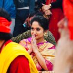 Soumitrisha Kundu Instagram - আজকে নৈহাটীর বড়মার কাছে আমাদের প্রধান ছবির জন্যে হোম করা হল! ... মায়ের ডাক এলে তবেই যে আসা যায় ! .... 🙏🏻❤️ #pradhan @deventertainmentventures @imdevadhikari @bengaltalkies