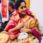 Soumitrisha Kundu Instagram - আজকে নৈহাটীর বড়মার কাছে আমাদের প্রধান ছবির জন্যে হোম করা হল! ... মায়ের ডাক এলে তবেই যে আসা যায় ! .... 🙏🏻❤️ #pradhan @deventertainmentventures @imdevadhikari @bengaltalkies