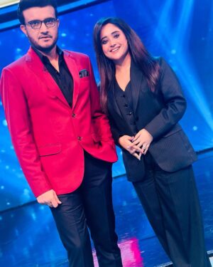 Soumitrisha Kundu Instagram - from the sets of dadagiri! 
#pradhan 
releasing on 22nd december!
first song will be releasing tomorrow!