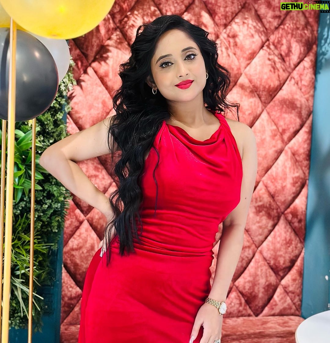 Soumitrisha Kundu Instagram - for today's ! ❤️ #Pradhan#interviewsession make up & hair @s_d_makeup_world_ @jhalsadey201