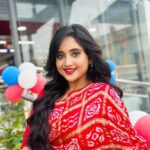 Soumitrisha Kundu Instagram - at Reliance Smart Bazaar launch!❤️✨ @smart_bazaar #reliance @reliance_digital Kolkata - The City of Joy