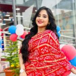 Soumitrisha Kundu Instagram - at Reliance Smart Bazaar launch!❤️✨ @smart_bazaar #reliance @reliance_digital Kolkata - The City of Joy