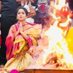 Soumitrisha Kundu Instagram – আজকে নৈহাটীর বড়মার কাছে  আমাদের প্রধান ছবির জন্যে হোম করা হল! … মায়ের ডাক এলে তবেই যে আসা যায় ! ….
🙏🏻❤️
#pradhan 

@deventertainmentventures @imdevadhikari  @bengaltalkies